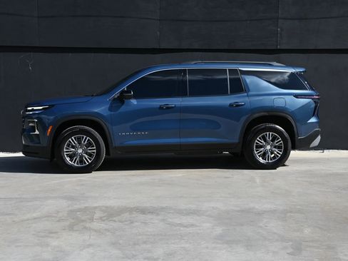 Used 2026 Chevrolet Traverse LT w/ Enhanced Driving Package image 7