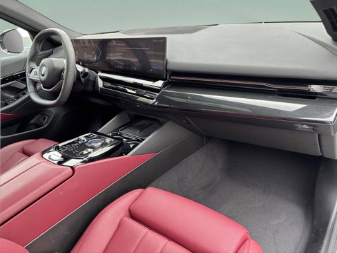 Used 2025 BMW 530i image 22