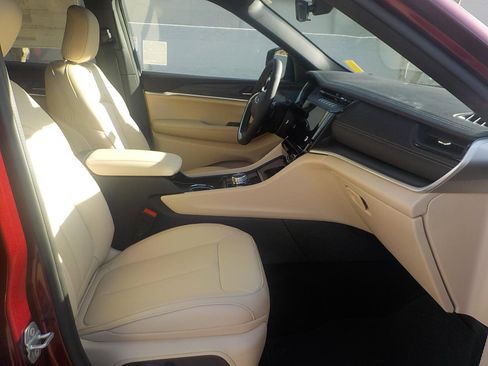 New 2026 Jeep Grand Cherokee Limited image 15