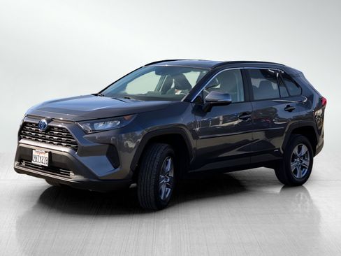 Used 2022 Toyota RAV4 LE image 8