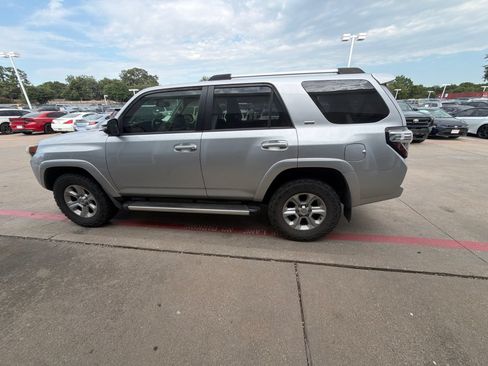 Used 2019 Toyota 4Runner SR5 Premium AWD/4WD image 4
