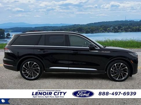 Used 2025 Lincoln Aviator Reserve w/ Equipment Group 201A image 2