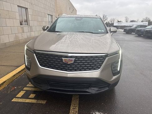 Certified 2024 Cadillac XT4 Luxury w/ Cold Weather Package image 6
