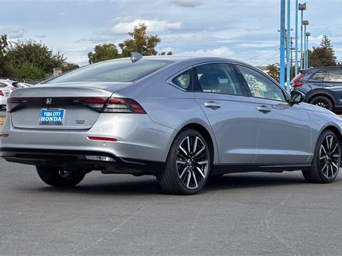 Used 2023 Honda Accord Touring image 4