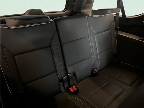 Certified 2023 Chevrolet Suburban Premier image 10