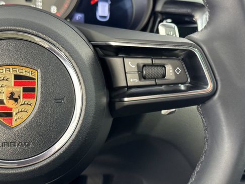 Certified 2025 Porsche Macan image 28