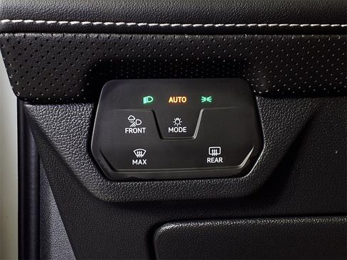 Used 2024 Volkswagen Atlas SE image 24