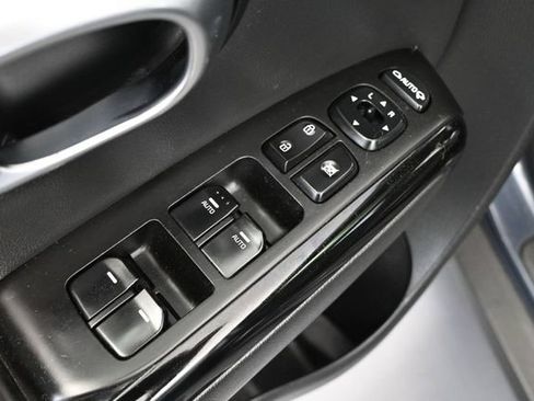 Used 2014 Kia Soul ! w/ Sun & Sound Package FWD image 19