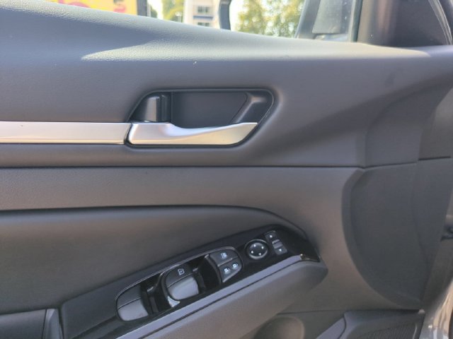Used 2023 Nissan Altima 2.5 SV AWD/4WD image 27