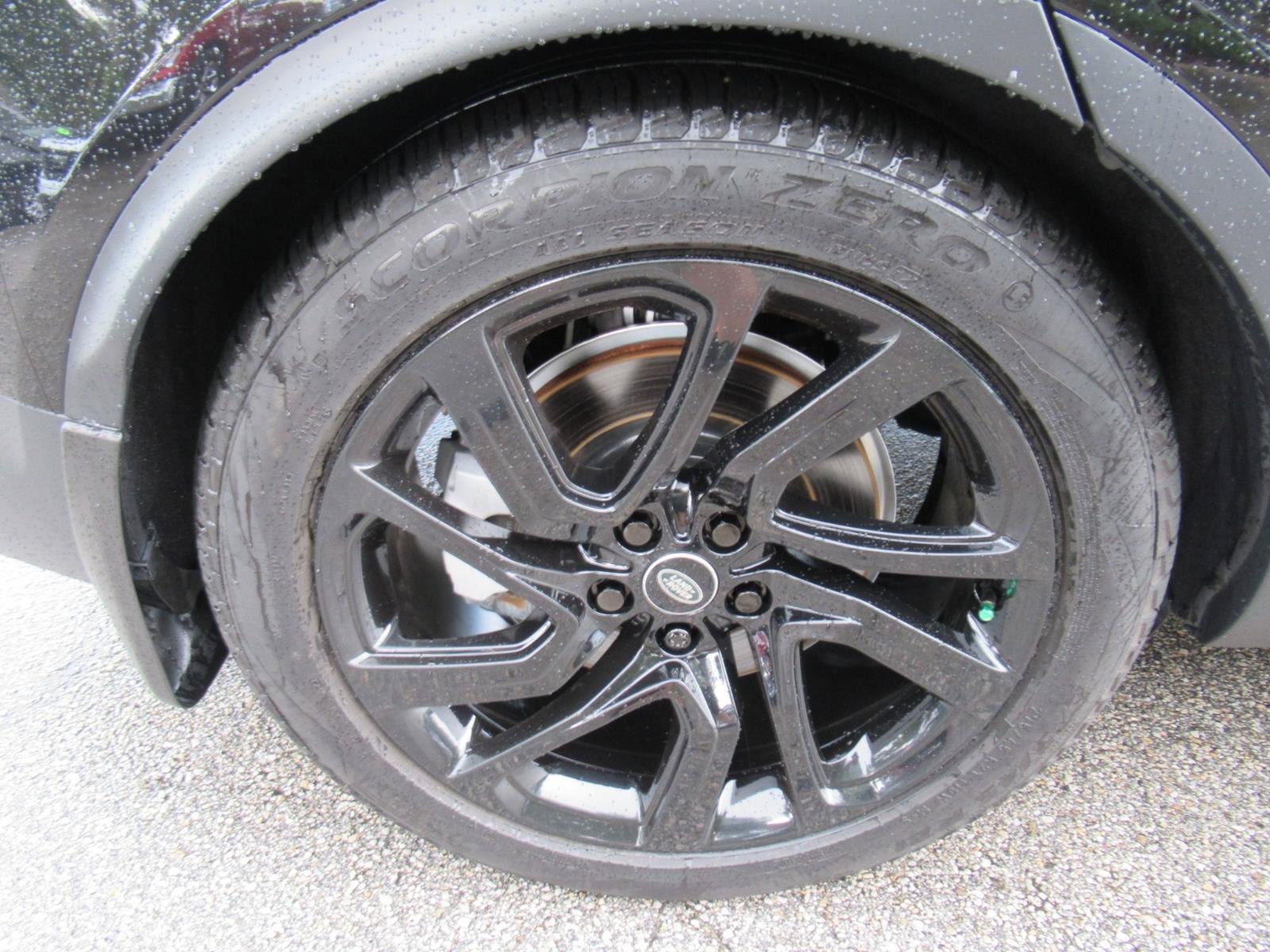 Used 2024 Land Rover Discovery S AWD/4WD image 9