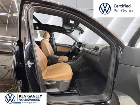 Certified 2023 Volkswagen Tiguan SE w/ Panoramic Sunroof Package AWD/4WD image 15