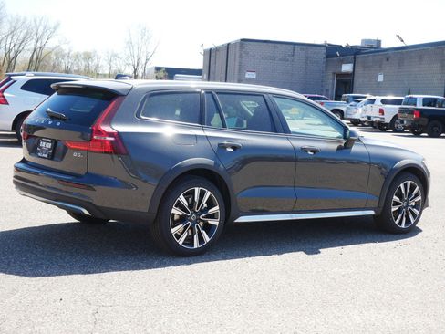 New 2025 Volvo V60 B5 Cross Country Ultra w/ Protection Package Premier image 3