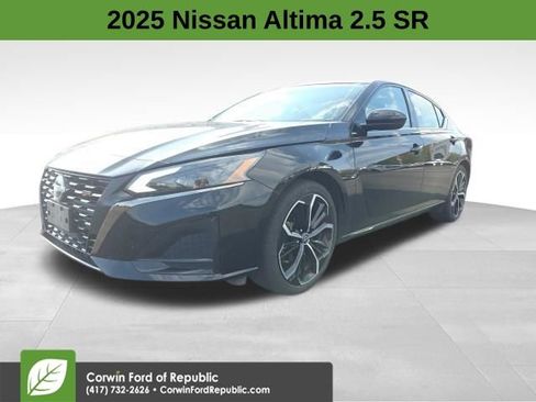 Used 2025 Nissan Altima 2.5 SR image 1