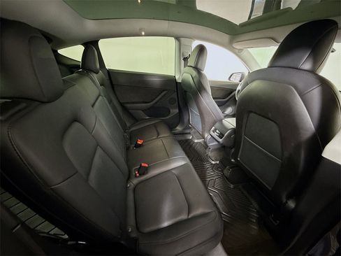 Used 2020 Tesla Model Y Long Range image 28