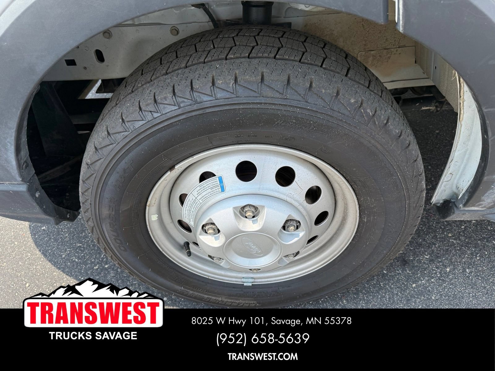 Used 2025 Ford Transit 250 148 Medium Roof Extended AWD image 18