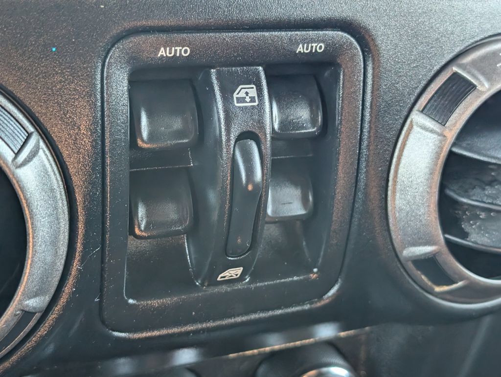 Used 2012 Jeep Wrangler Unlimited Sport AWD/4WD image 14