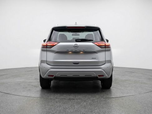 Used 2025 Nissan Rogue SV image 7