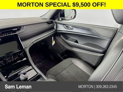 New 2025 Jeep Grand Cherokee L Altitude image 23