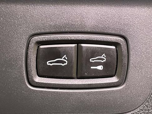 Used 2022 Porsche Panamera 4 Platinum Edition image 21