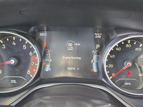 Used 2018 Jeep Compass Latitude w/ Popular Equipment Group FWD image 23