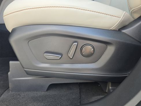 New 2026 Ford Explorer Active image 16