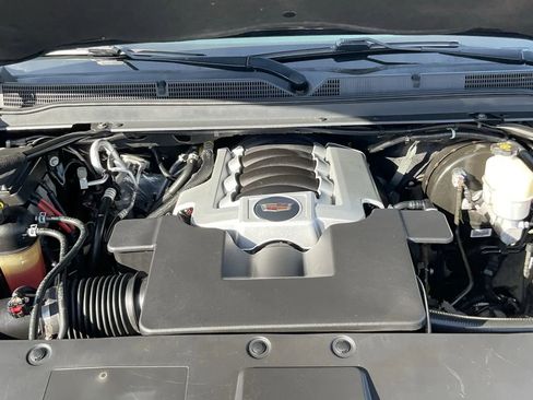 Used 2019 Cadillac Escalade Luxury image 10