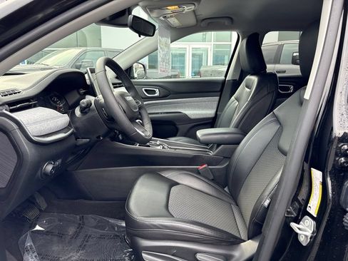 Used 2022 Jeep Compass Latitude AWD/4WD image 15