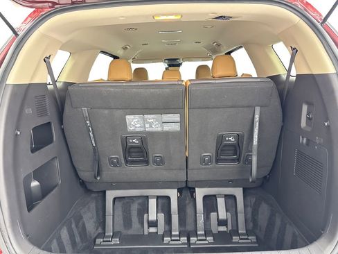 Used 2024 Kia Carnival LX FWD image 79
