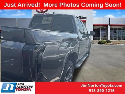 Used 2023 Toyota Tundra Limited AWD/4WD image 5