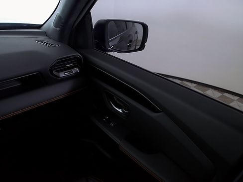 Used 2025 Honda Pilot TrailSport image 29
