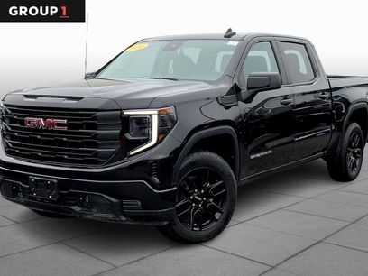 Used 2024 GMC Sierra 1500 Pro w/ Graphite Edition