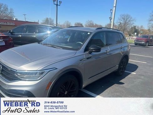 Used 2022 Volkswagen Tiguan SE R-Line AWD/4WD image 1