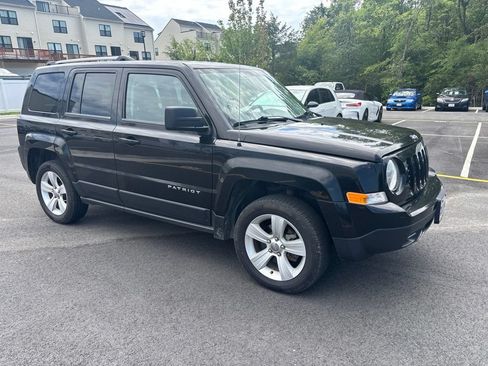 Used 2013 Jeep Patriot Limited AWD/4WD image 2