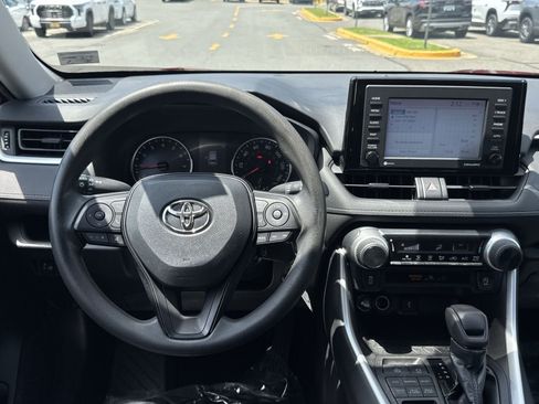 Used 2021 Toyota RAV4 LE w/ Carpet Mat Package (TMS) AWD/4WD image 16
