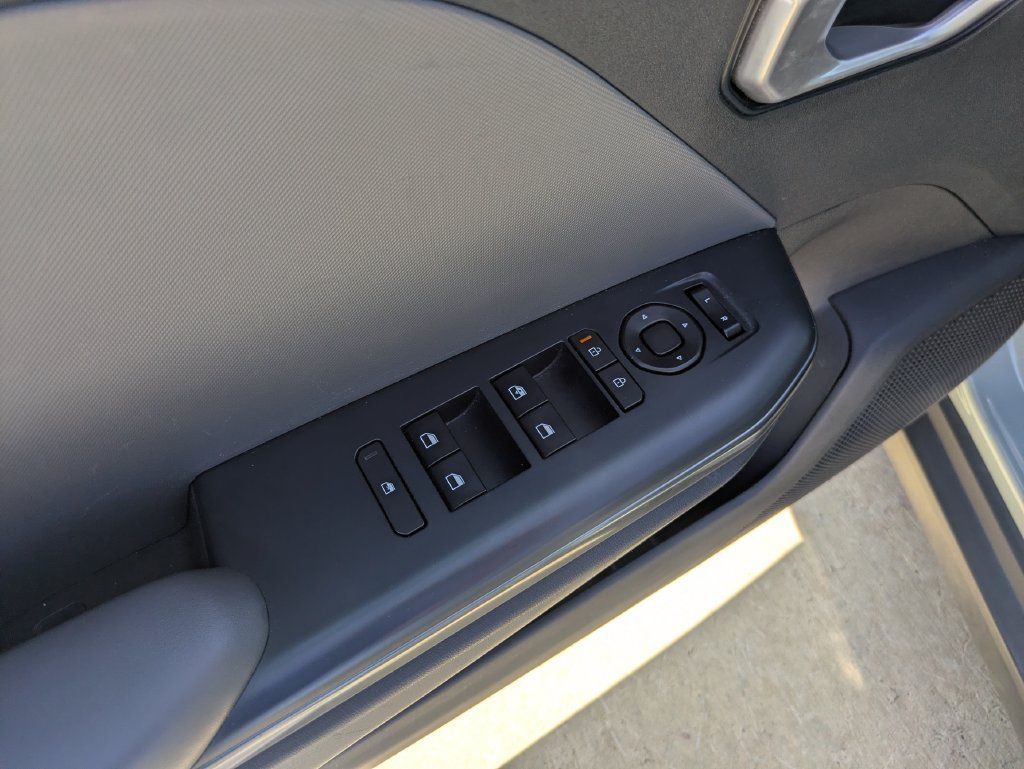 Used 2025 Kia K4 FWD image 5