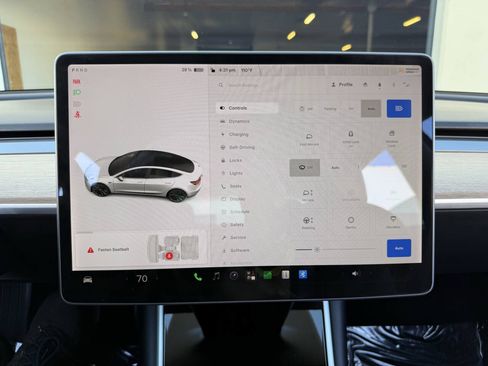 Used 2018 Tesla Model 3 Long Range RWD image 13