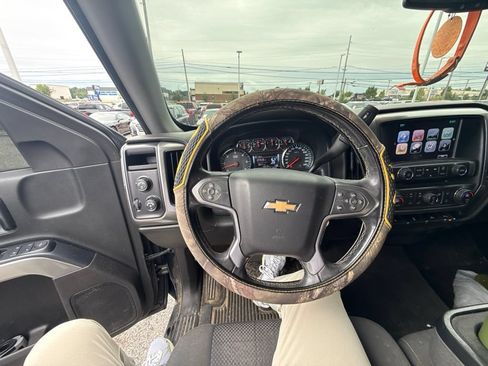 Used 2018 Chevrolet Silverado 1500 LT w/ All Star Edition AWD/4WD image 10