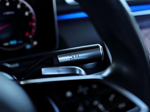 Used 2022 Mercedes-Benz S 500 4MATIC w/ AMG Line Package image 45