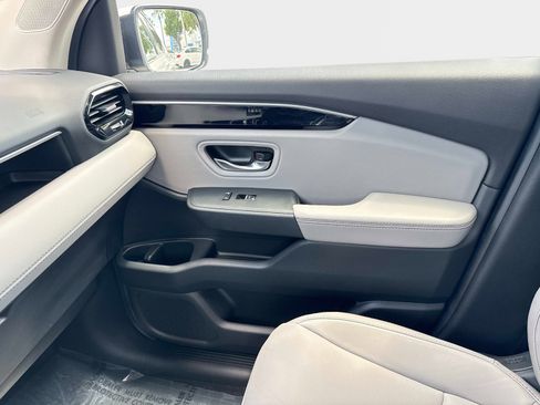 Used 2025 Honda Pilot EX-L image 24