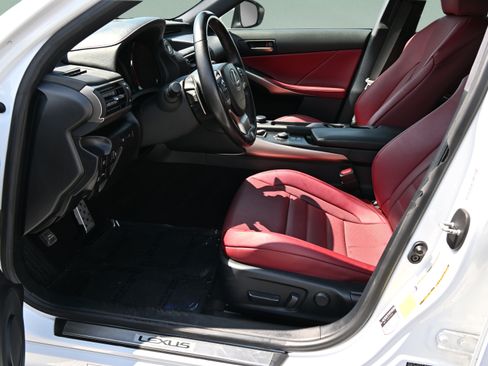 Used 2020 Lexus IS 300 F Sport w/ F Sport Package RWD image 15