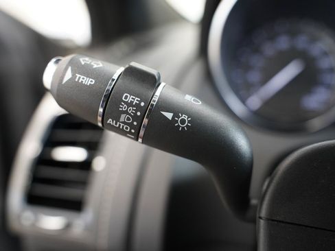 Used 2015 Jaguar F-TYPE R RWD image 13
