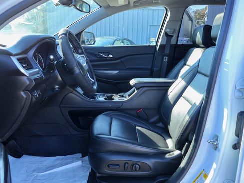 Used 2023 GMC Acadia SLT w/ Preferred Package image 7