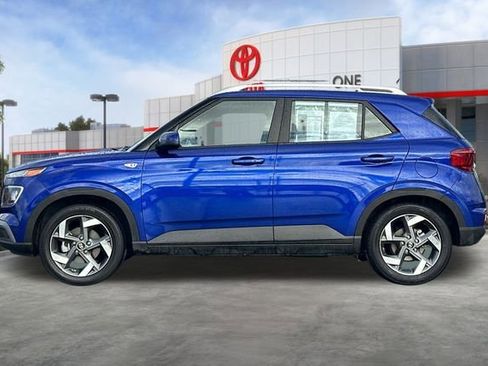 Used 2025 Hyundai Venue SEL image 8