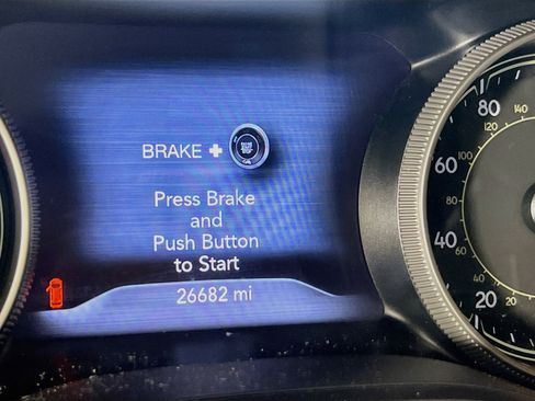 Used 2023 Jeep Cherokee Altitude Lux w/ Lux Elite Package AWD/4WD image 12