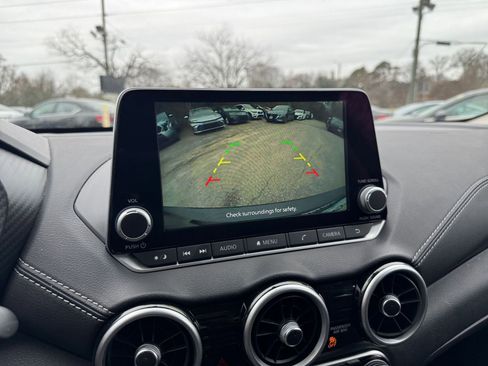 Used 2025 Nissan Sentra SV image 17