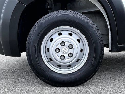 Used 2023 RAM ProMaster 2500 FWD image 9