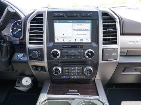 Used 2017 Ford F350 Platinum w/ Platinum Ultimate Package AWD/4WD image 22