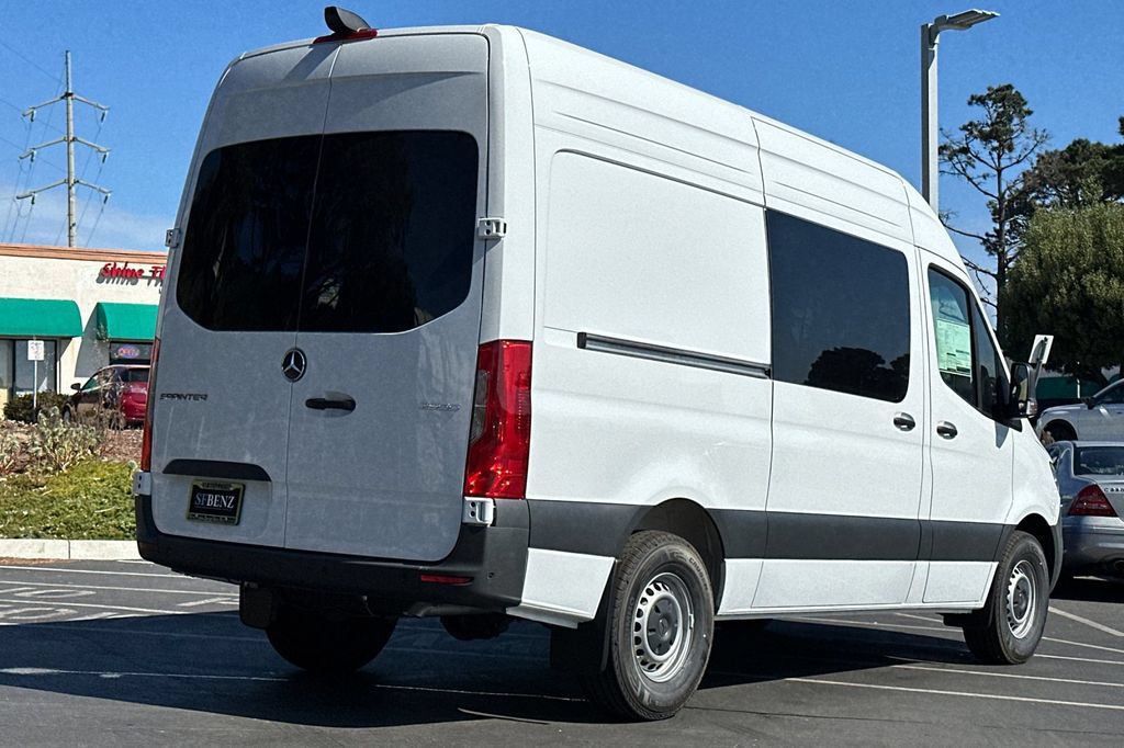 Used 2025 Mercedes-Benz Sprinter 2500 image 4