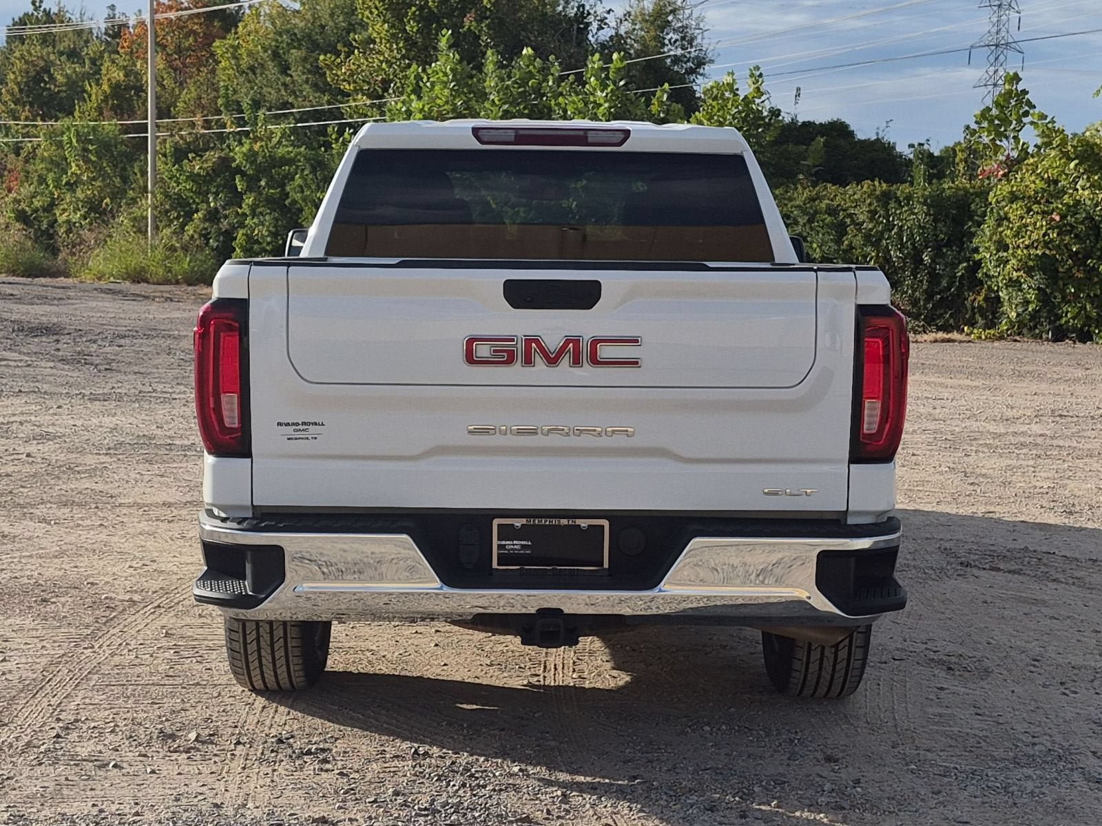Used 2025 GMC Sierra 1500 SLT AWD/4WD image 5