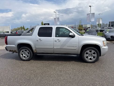 Used 2010 Chevrolet Avalanche LT AWD/4WD image 3